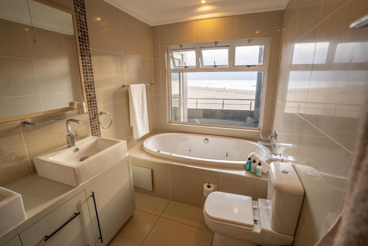 Deja Blue Beachfront Villa, Newly Renovated Langstrand Eksteriør billede